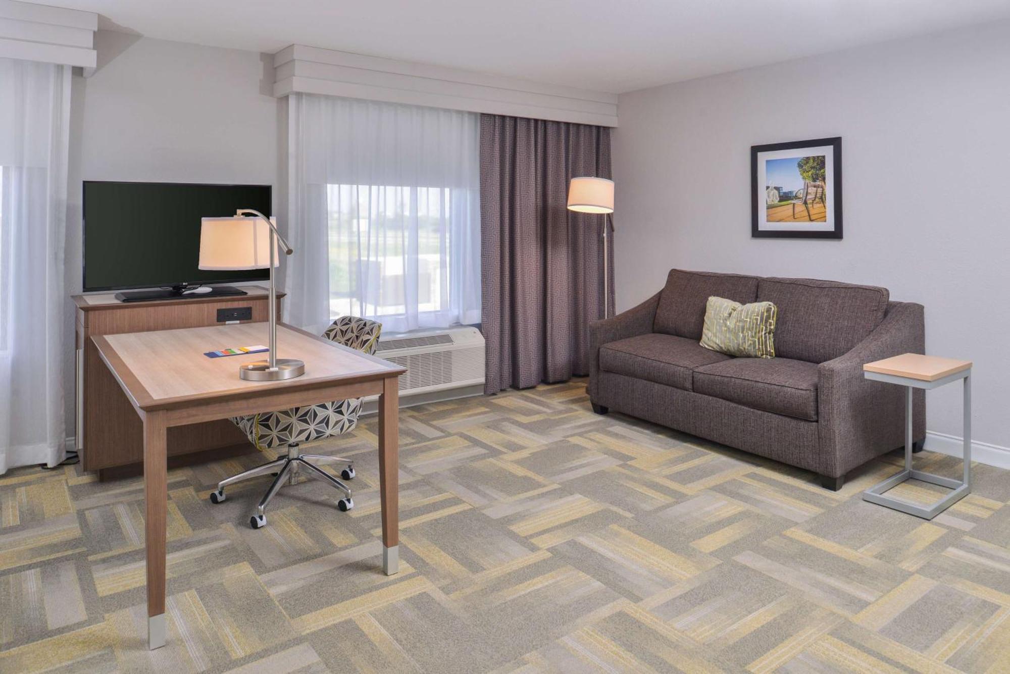 Hampton Inn And Suites Altoona-Des Moines By Hilton Exterior photo